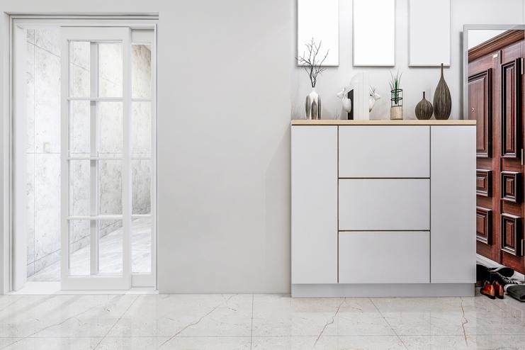 Hohe Kommode für den Flur