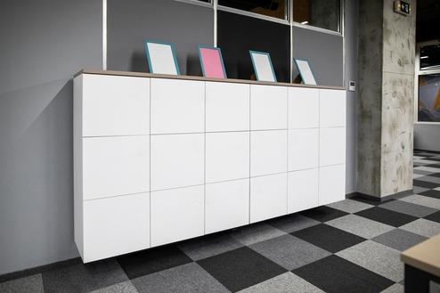 Große weiße Kommode zum aufhängen